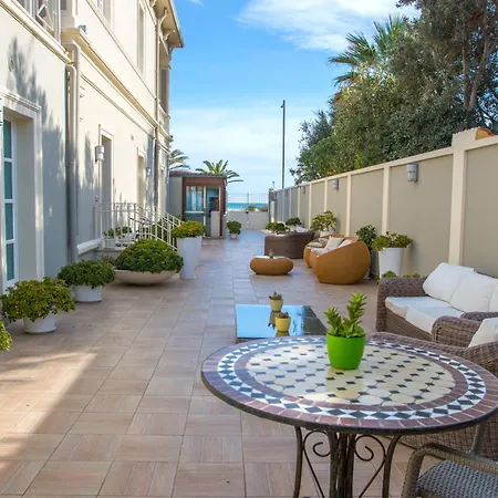 La Del Mare (adults Only)