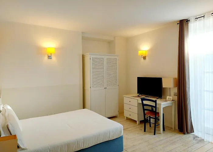 La Del Mare (adults Only)